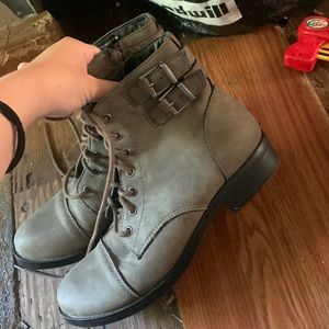 Brown boots good condition